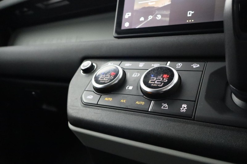 2021 (21) LAND ROVER COMMERCIAL DEFENDER 3.0 D200 Hard Top Auto [3 Seat] 5119594