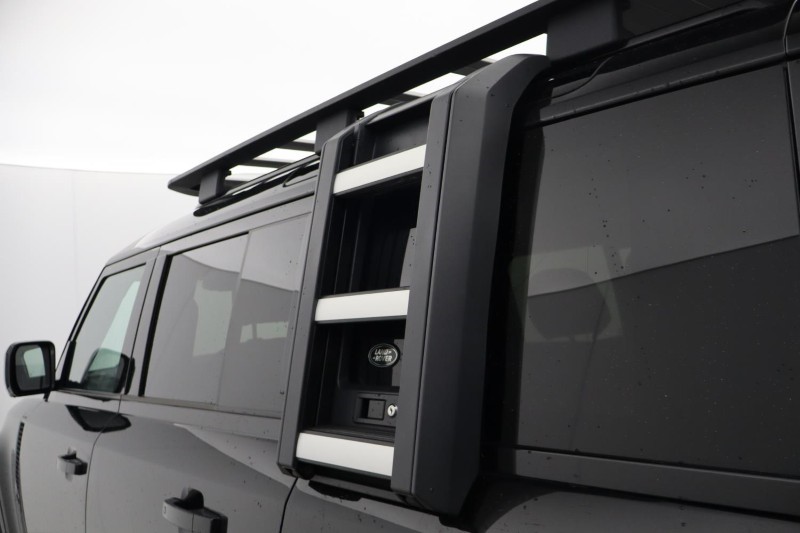 2023 (73) LAND ROVER DEFENDER 3.0 D250 X-Dynamic SE 110 5dr Auto 5171170