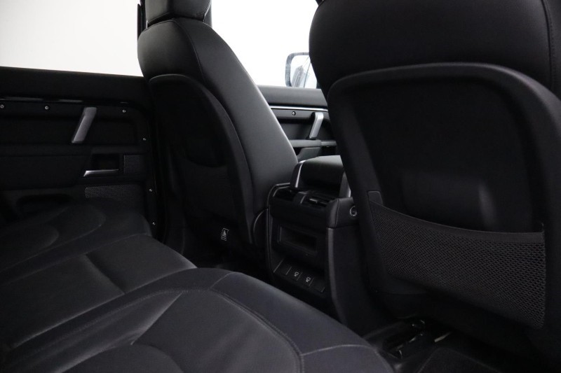 2023 (73) LAND ROVER DEFENDER 3.0 D250 X-Dynamic SE 110 5dr Auto 5171186