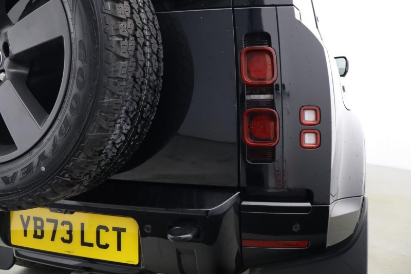 2023 (73) LAND ROVER DEFENDER 3.0 D250 X-Dynamic SE 110 5dr Auto 5171167