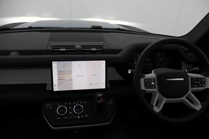 2025 (75) LAND ROVER COMMERCIAL DEFENDER 3.0 D250 Hard Top S Auto 5223165