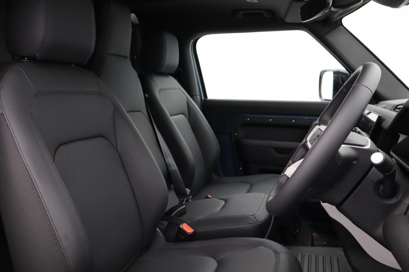 2025 (75) LAND ROVER COMMERCIAL DEFENDER 3.0 D250 Hard Top S Auto 5223197