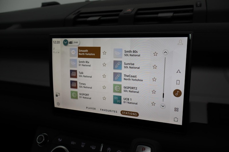 2025 (75) LAND ROVER COMMERCIAL DEFENDER 3.0 D250 Hard Top S Auto 5223169