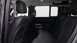 2023 (73) LAND ROVER DEFENDER 3.0 D300 SE 110 5dr Auto 5116084