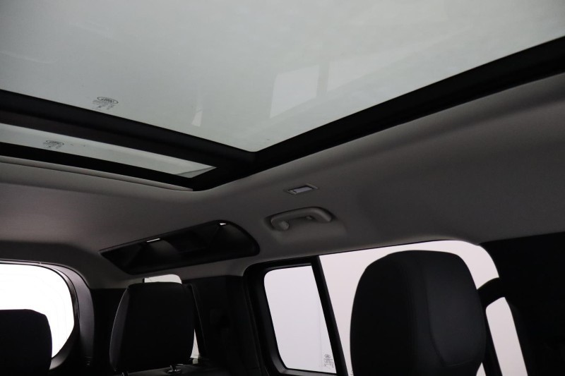 2023 (73) LAND ROVER DEFENDER 3.0 D300 SE 110 5dr Auto 5116118