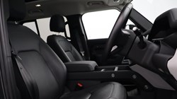 2023 (73) LAND ROVER DEFENDER 3.0 D300 SE 110 5dr Auto 5116097