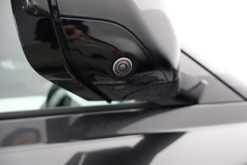 2023 (73) LAND ROVER DEFENDER 3.0 D300 SE 110 5dr Auto 5116069