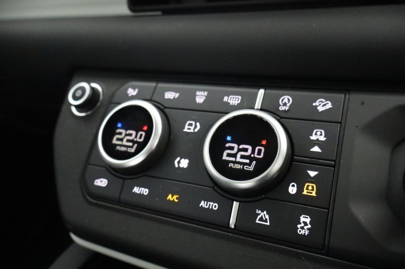 2023 (73) LAND ROVER DEFENDER 3.0 D300 SE 110 5dr Auto 5116104