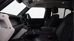 2023 (73) LAND ROVER DEFENDER 3.0 D300 SE 110 5dr Auto 5116086