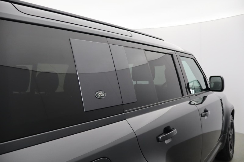 2023 (73) LAND ROVER DEFENDER 3.0 D300 SE 110 5dr Auto 5116068