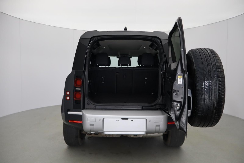 2023 (73) LAND ROVER DEFENDER 3.0 D300 SE 110 5dr Auto 5116056