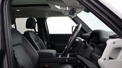 2023 (73) LAND ROVER DEFENDER 3.0 D300 SE 110 5dr Auto 5116096