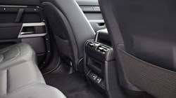 2023 (73) LAND ROVER DEFENDER 3.0 D300 SE 110 5dr Auto 5116093