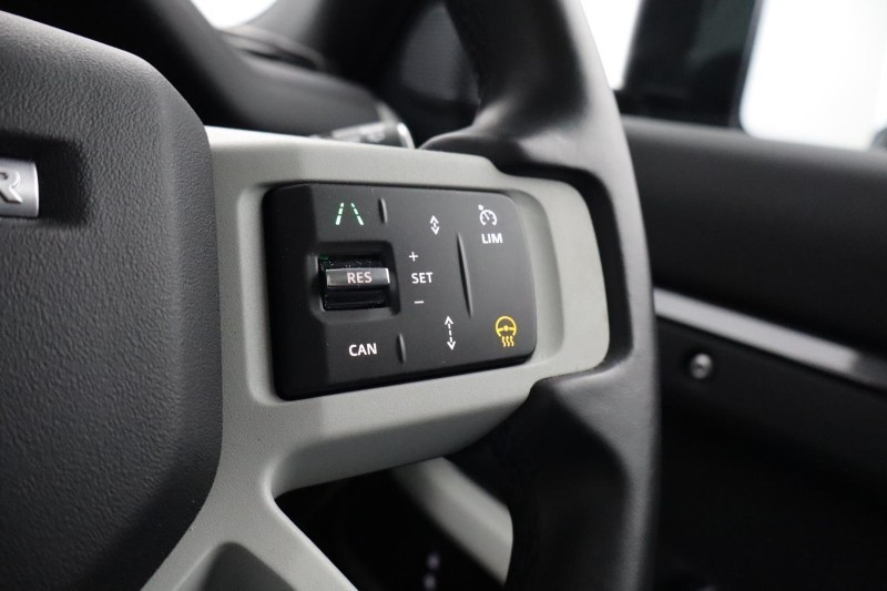 2023 (73) LAND ROVER DEFENDER 3.0 D300 SE 110 5dr Auto 5116102