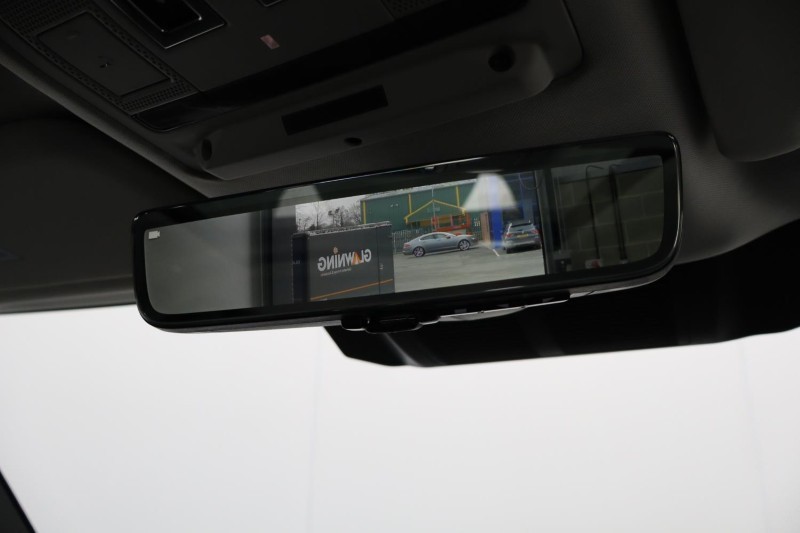 2023 (73) LAND ROVER DEFENDER 3.0 D300 SE 110 5dr Auto 5116117