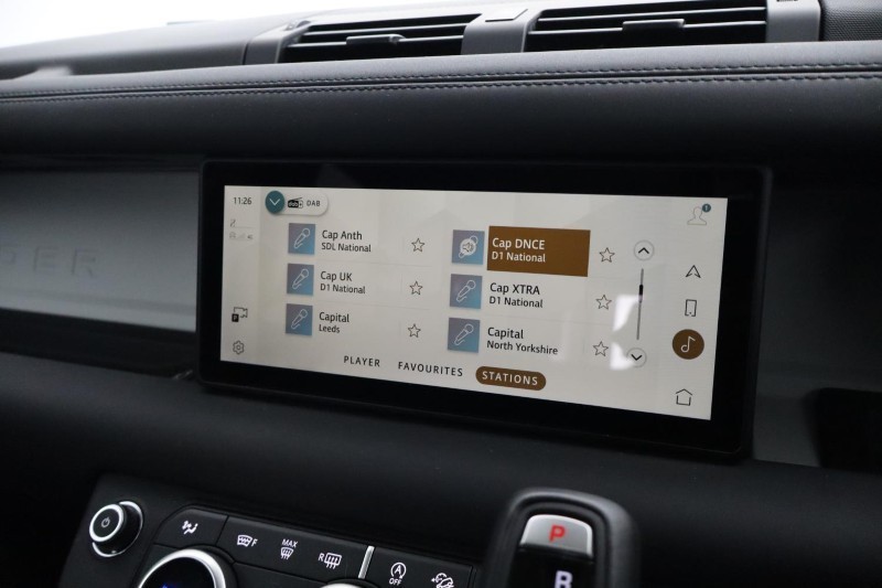 2023 (73) LAND ROVER DEFENDER 3.0 D300 SE 110 5dr Auto 5116107