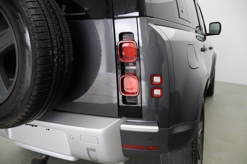 2023 (73) LAND ROVER DEFENDER 3.0 D300 SE 110 5dr Auto 5116065