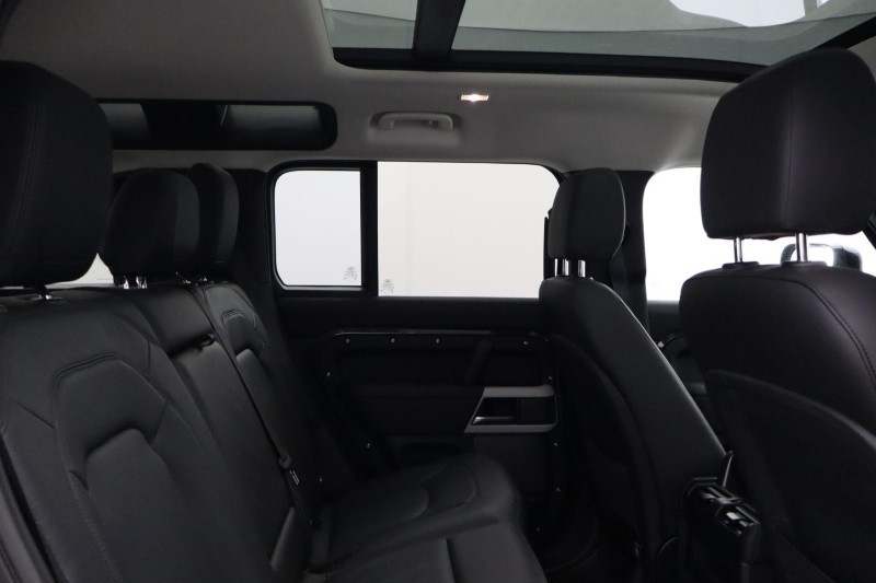 2023 (73) LAND ROVER DEFENDER 3.0 D300 SE 110 5dr Auto 5116094