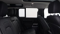 2023 (73) LAND ROVER DEFENDER 3.0 D300 SE 110 5dr Auto 5116094