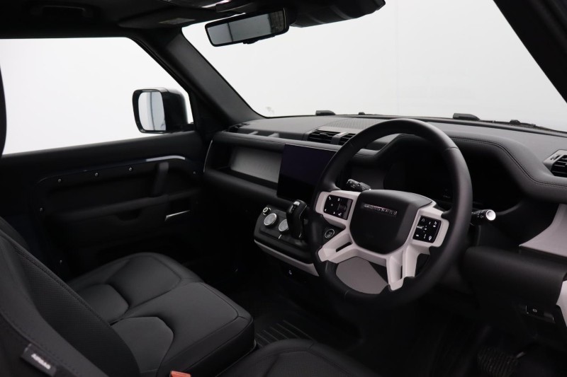 2025 (25) LAND ROVER COMMERCIAL DEFENDER 3.0 D250 Hard Top S Auto [3 Seat] 5119256