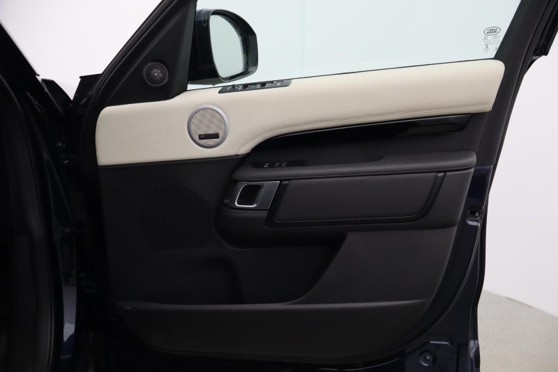 2023 (23) LAND ROVER DISCOVERY 3.0 D300 R-Dynamic SE 5dr Auto 5105447