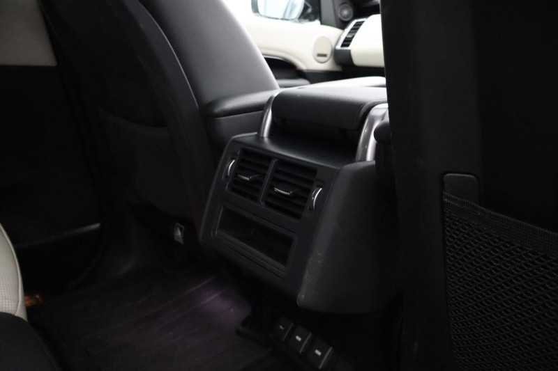 2023 (23) LAND ROVER DISCOVERY 3.0 D300 R-Dynamic SE 5dr Auto 5105446