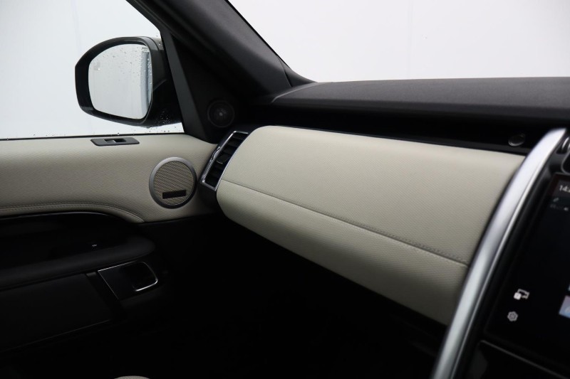 2023 (23) LAND ROVER DISCOVERY 3.0 D300 R-Dynamic SE 5dr Auto 5105468