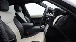 2023 (23) LAND ROVER DISCOVERY 3.0 D300 R-Dynamic SE 5dr Auto 5105450