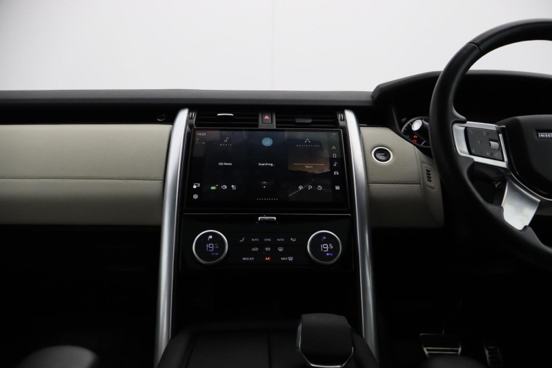 2023 (23) LAND ROVER DISCOVERY 3.0 D300 R-Dynamic SE 5dr Auto 5105438