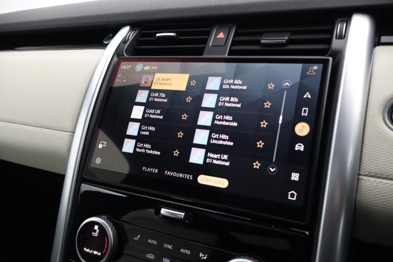 2023 (23) LAND ROVER DISCOVERY 3.0 D300 R-Dynamic SE 5dr Auto 5105463