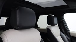 2023 (23) LAND ROVER DISCOVERY 3.0 D300 R-Dynamic SE 5dr Auto 5105451