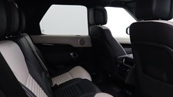 2023 (23) LAND ROVER DISCOVERY 3.0 D300 R-Dynamic SE 5dr Auto 5105445