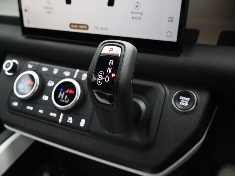 2024 (74) LAND ROVER DEFENDER 3.0 D250 X-Dynamic SE 90 3dr Auto 5119456