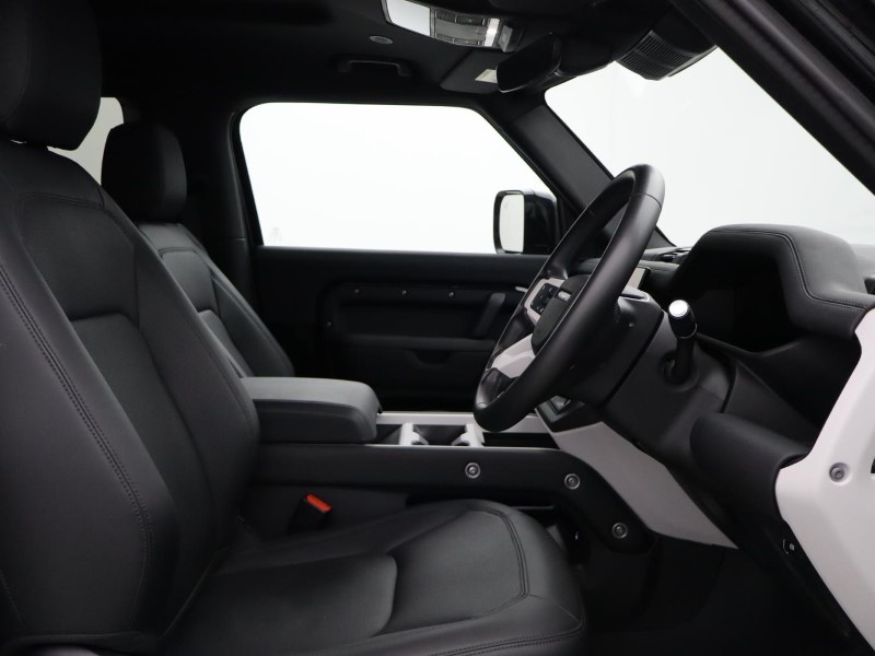 2024 (74) LAND ROVER DEFENDER 3.0 D250 X-Dynamic SE 90 3dr Auto 5119466