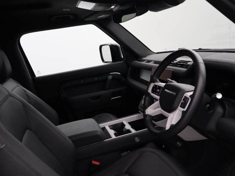 2024 (74) LAND ROVER DEFENDER 3.0 D250 X-Dynamic SE 90 3dr Auto 5119445