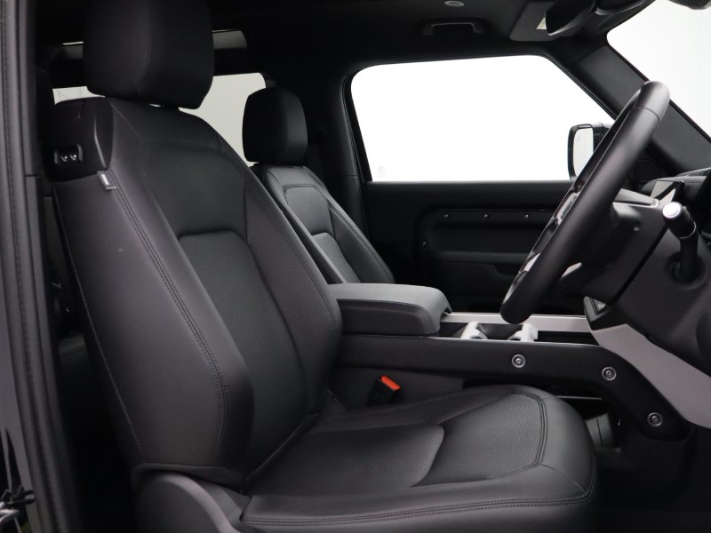 2024 (74) LAND ROVER DEFENDER 3.0 D250 X-Dynamic SE 90 3dr Auto 5119442