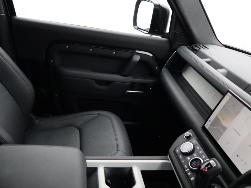 2024 (74) LAND ROVER DEFENDER 3.0 D250 X-Dynamic SE 90 3dr Auto 5119464