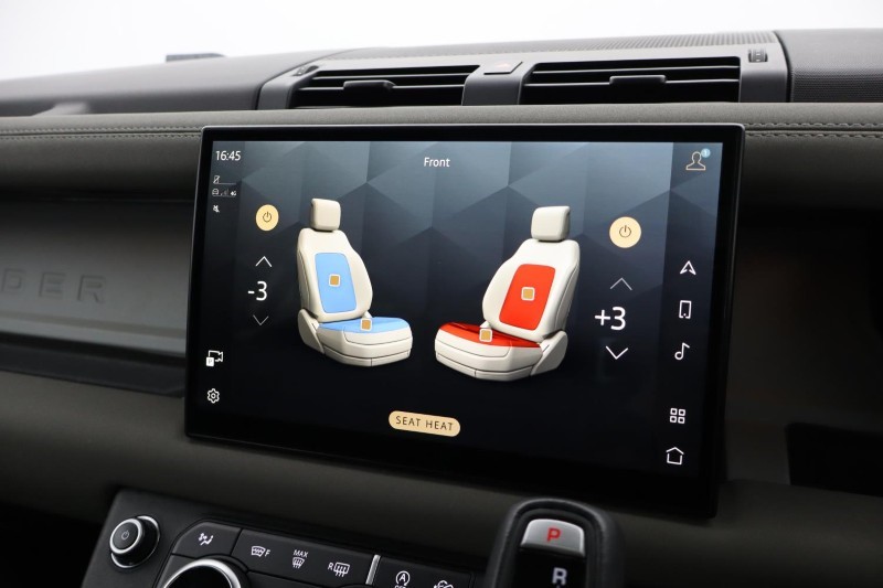 2023 (72) LAND ROVER DEFENDER 3.0 D300 X-Dynamic HSE 110 5dr Auto 5118355