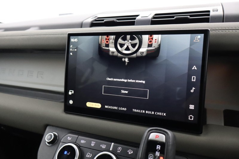 2023 (72) LAND ROVER DEFENDER 3.0 D300 X-Dynamic HSE 110 5dr Auto 5118357