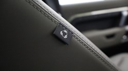 2023 (72) LAND ROVER DEFENDER 3.0 D300 X-Dynamic HSE 110 5dr Auto 5118342