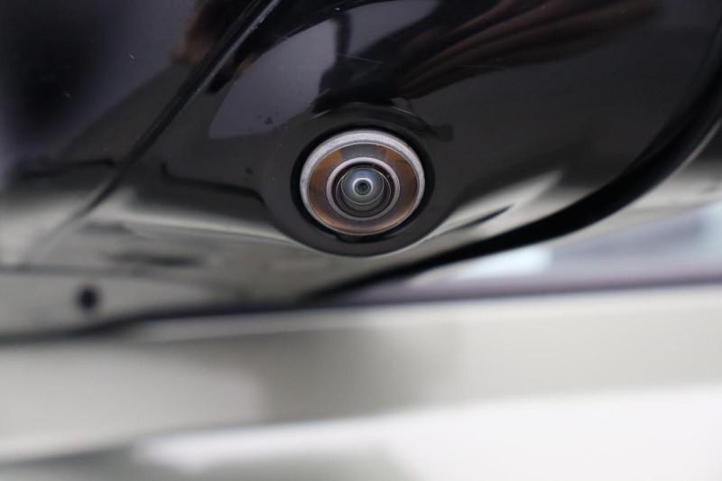 2023 (72) LAND ROVER DEFENDER 3.0 D300 X-Dynamic HSE 110 5dr Auto 5118332