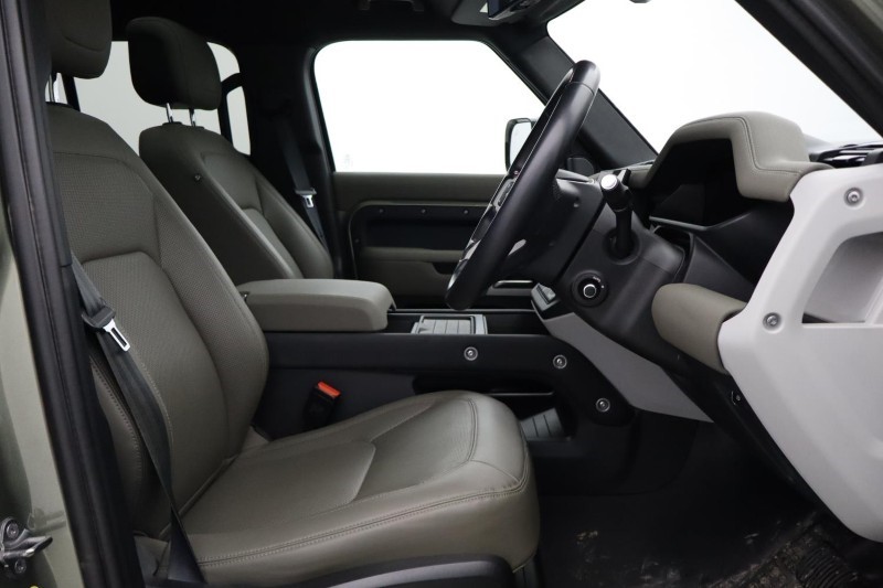2023 (72) LAND ROVER DEFENDER 3.0 D300 X-Dynamic HSE 110 5dr Auto 5118345