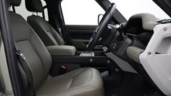 2023 (72) LAND ROVER DEFENDER 3.0 D300 X-Dynamic HSE 110 5dr Auto 5118345