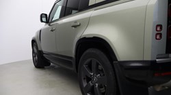 2023 (72) LAND ROVER DEFENDER 3.0 D300 X-Dynamic HSE 110 5dr Auto 5118317