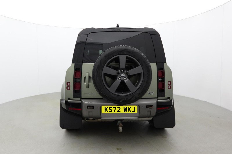 2023 (72) LAND ROVER DEFENDER 3.0 D300 X-Dynamic HSE 110 5dr Auto 5118372