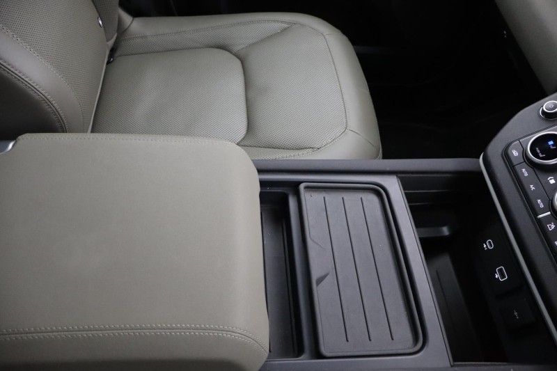 2023 (72) LAND ROVER DEFENDER 3.0 D300 X-Dynamic HSE 110 5dr Auto 5118367