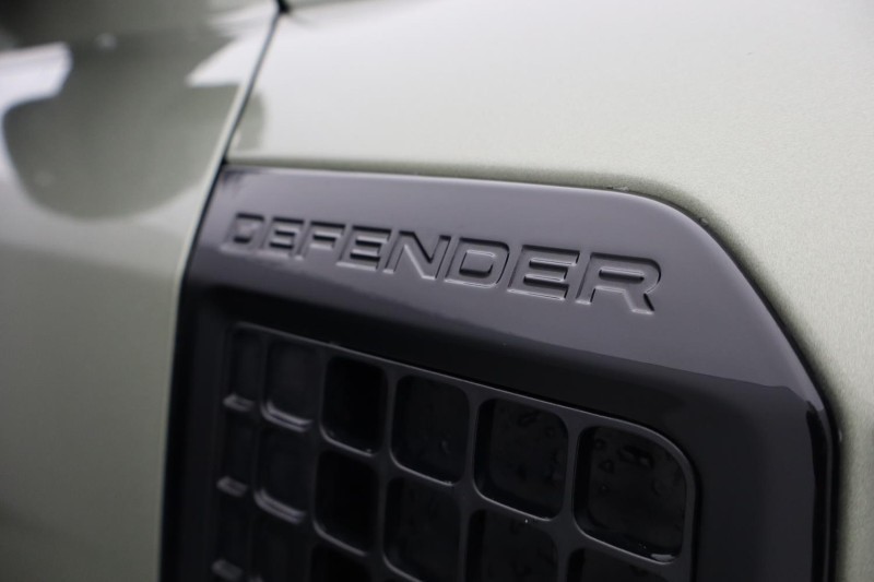 2023 (72) LAND ROVER DEFENDER 3.0 D300 X-Dynamic HSE 110 5dr Auto 5118371