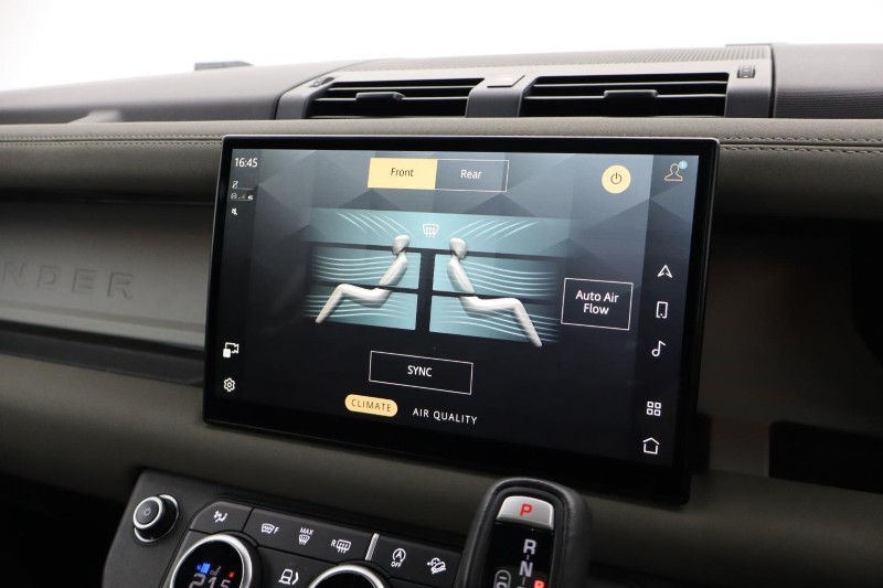 2023 (72) LAND ROVER DEFENDER 3.0 D300 X-Dynamic HSE 110 5dr Auto 5118356