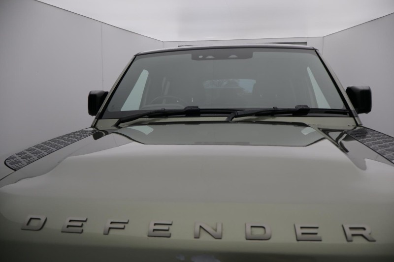2023 (72) LAND ROVER DEFENDER 3.0 D300 X-Dynamic HSE 110 5dr Auto 5118330