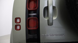 2023 (72) LAND ROVER DEFENDER 3.0 D300 X-Dynamic HSE 110 5dr Auto 5118311